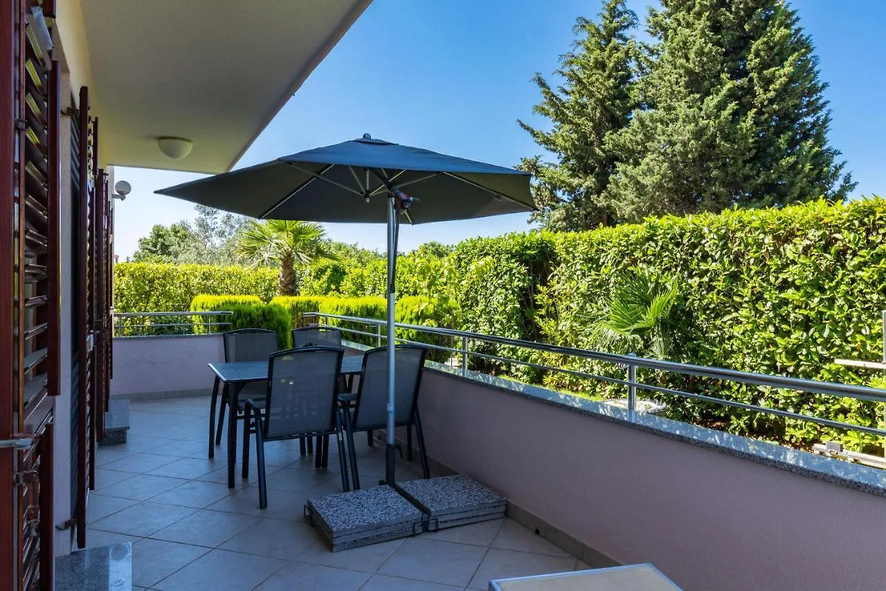 Apartmani Kazun Fazana 0*,  Croatia