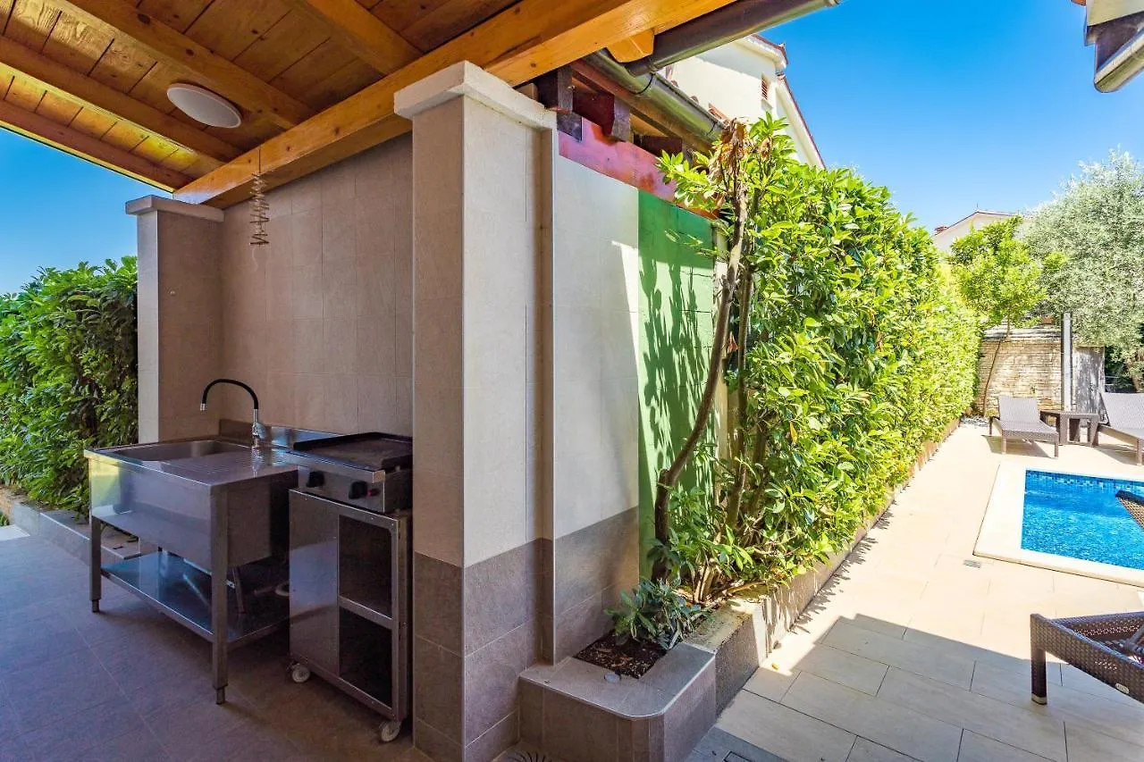 Apartmani Kazun Fazana 0*,  Croatia