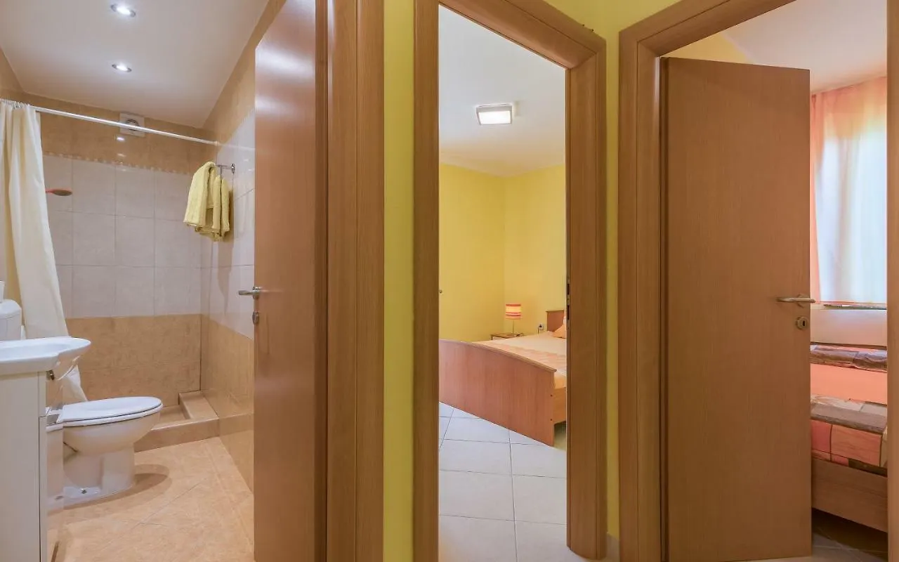 Apartmani Kazun Fazana 0*,